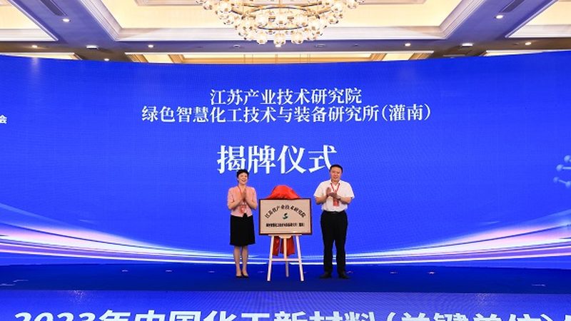 在选择代理时，企业应关注代理的资质。一个合格的代理应具备以下条件：