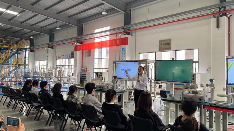 广州化工批发市场涂料专区：涂料选购的实用指南